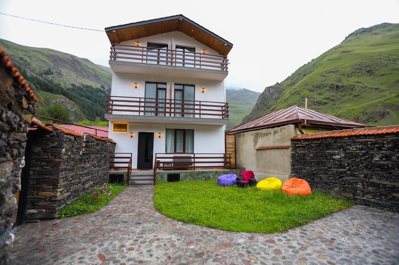 Sno Inn Kazbegi Exteriör bild