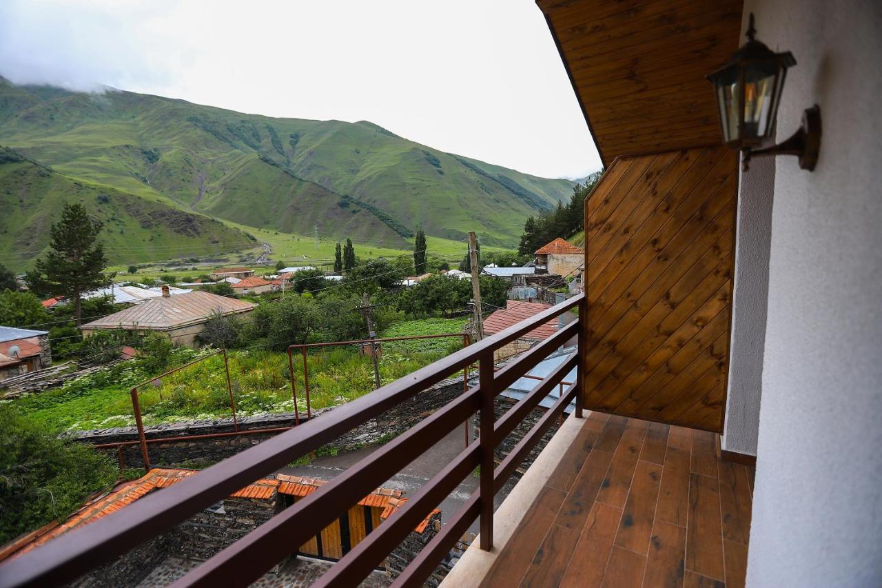 Sno Inn Kazbegi Exteriör bild