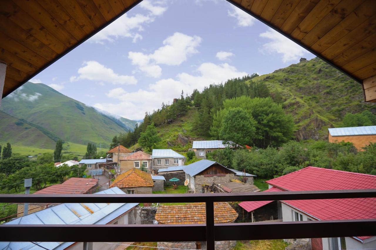 Sno Inn Kazbegi Exteriör bild