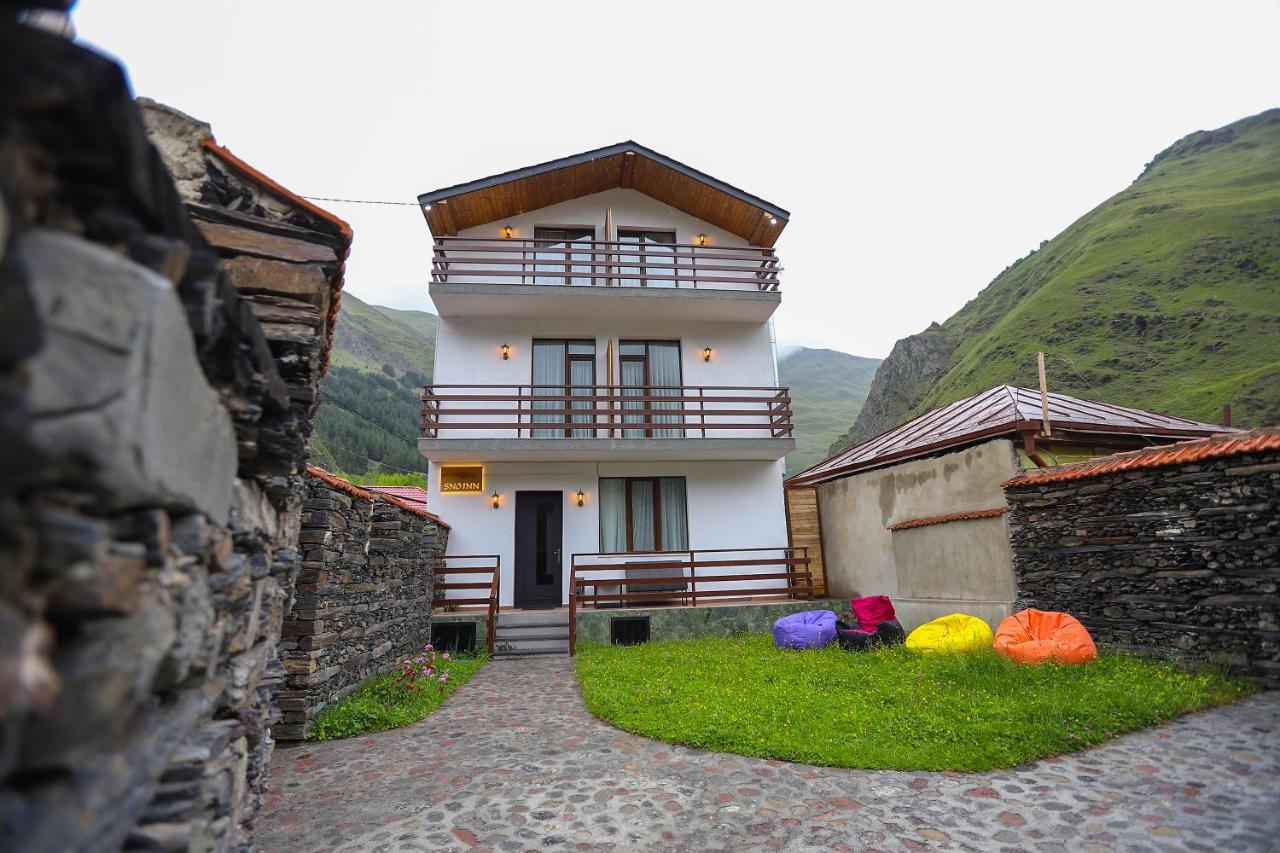 Sno Inn Kazbegi Exteriör bild