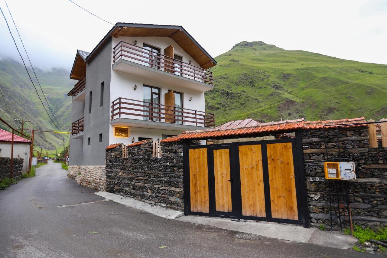 Sno Inn Kazbegi Exteriör bild