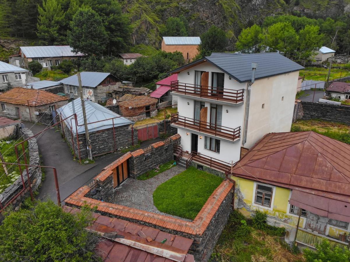 Sno Inn Kazbegi Exteriör bild