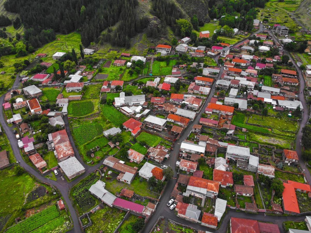 Sno Inn Kazbegi Exteriör bild