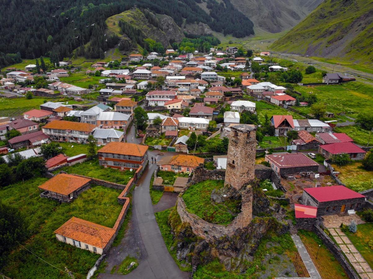 Sno Inn Kazbegi Exteriör bild